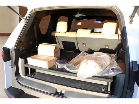 Used 2025 Lexus LX 700h Luxury image 16