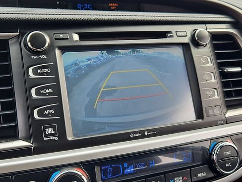 Used 2014 Toyota Highlander Limited Platinum AWD/4WD image 24