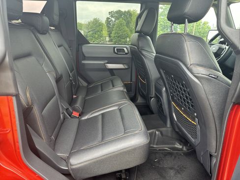 Used 2023 Ford Bronco Badlands image 16