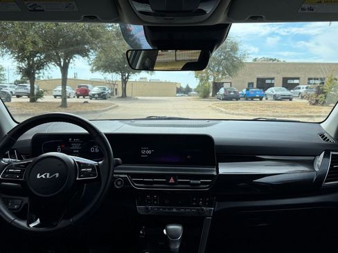 Used 2025 Kia Seltos S image 33