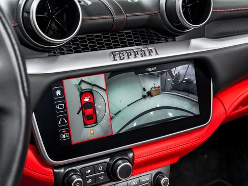 Used 2020 Ferrari Portofino RWD image 24