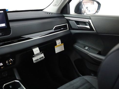 New 2025 Mitsubishi Outlander SE image 20