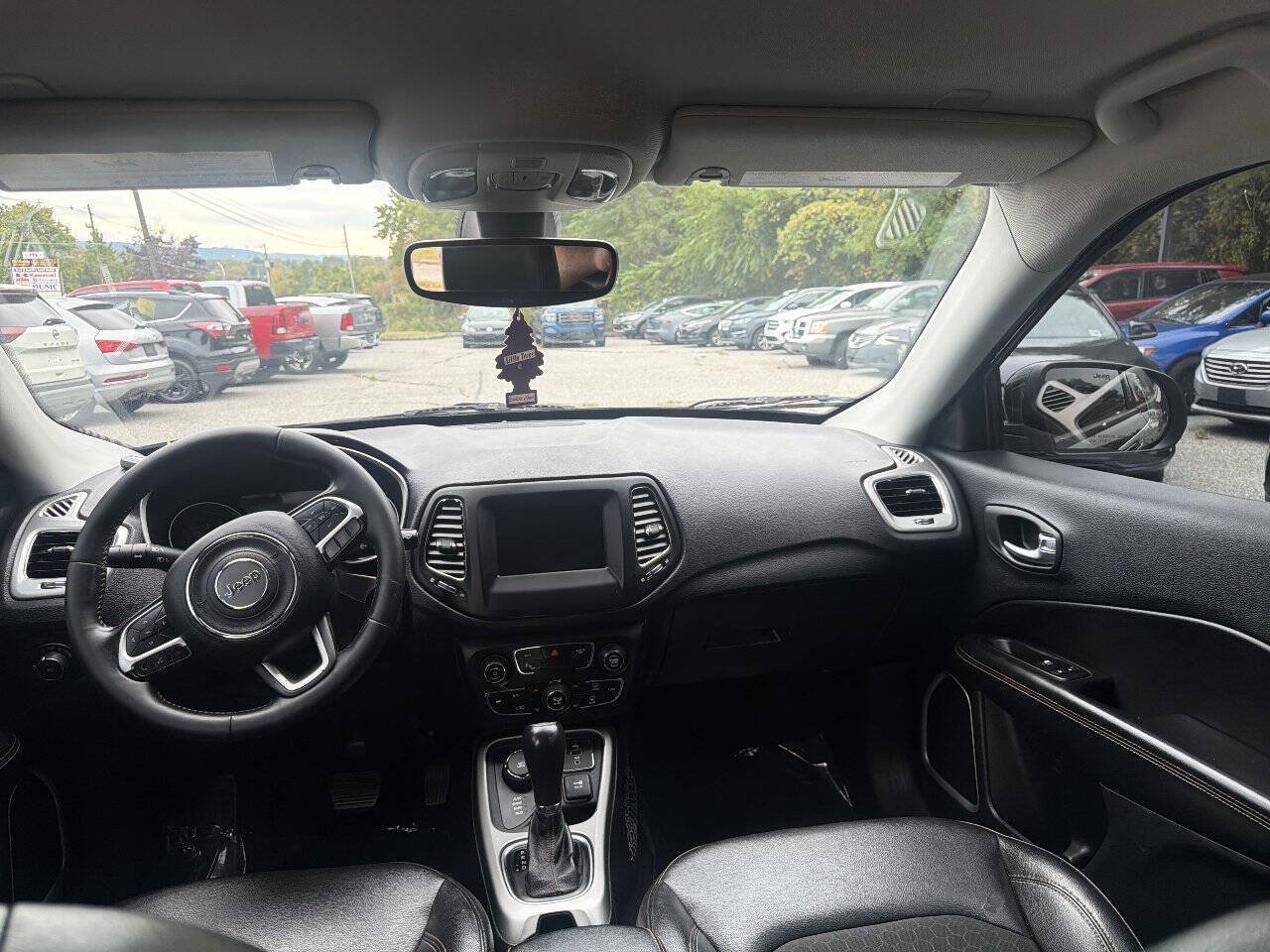 Used 2018 Jeep Compass Latitude w/ Popular Equipment Group AWD/4WD image 17