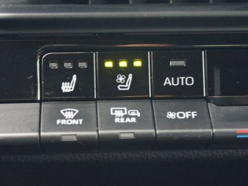 Used 2023 Toyota Crown Limited w/ Advanced Technology Package image 8