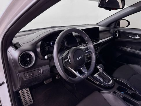 Used 2024 Kia Forte GT-Line w/ GT-Line Premium Package image 9