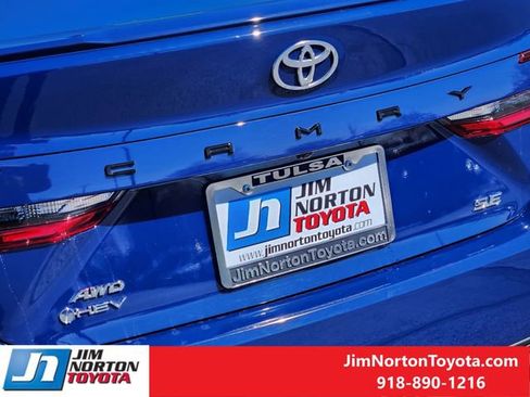 Used 2025 Toyota Camry SE w/ Multimedia Upgrade Package image 11
