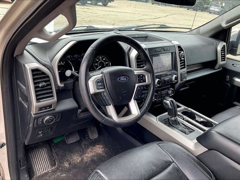 Used 2018 Ford F150 Lariat w/ Equipment Group 502A Luxury AWD/4WD image 7