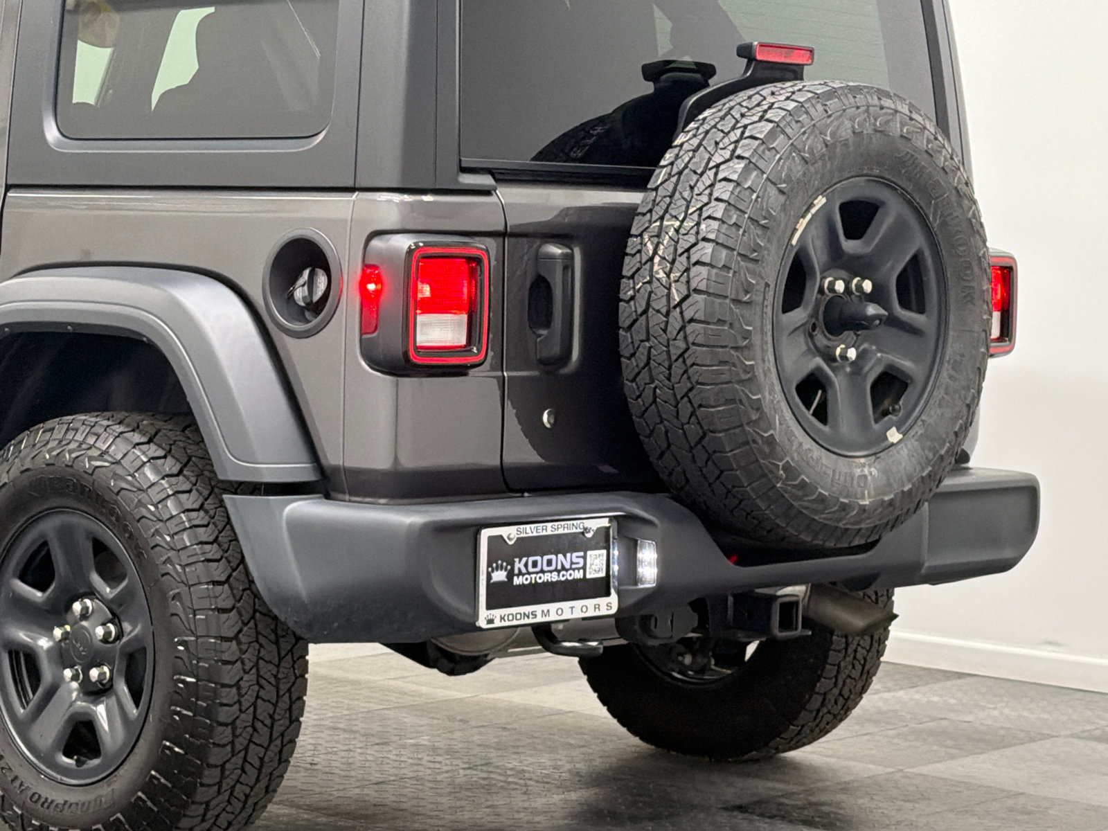 Used 2024 Jeep Wrangler Unlimited Sport AWD/4WD image 7