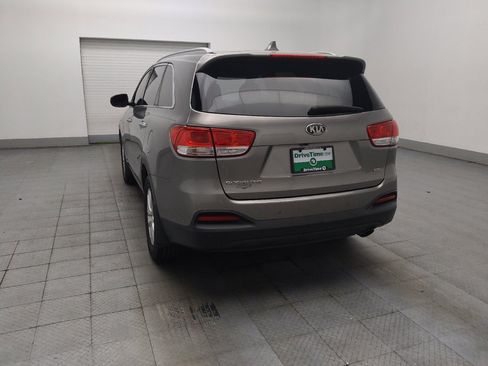Used 2018 Kia Sorento AWD image 5