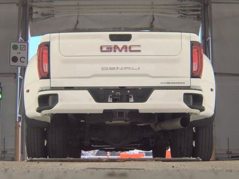Used 2021 GMC Sierra 3500 Denali w/ Denali Ultimate Package AWD/4WD image 7