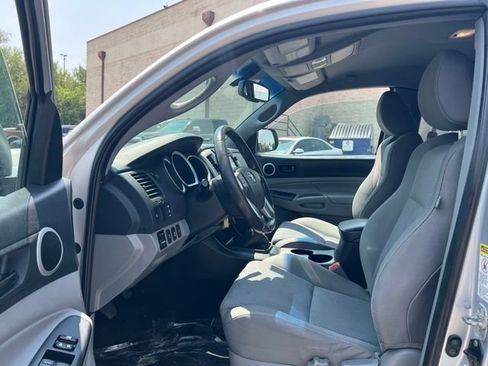 Used 2013 Toyota Tacoma 4x4 Access Cab V6 w/ TRD Sport Pkg image 25