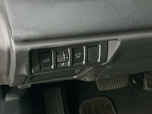 Used 2025 Subaru Outback Premium image 17