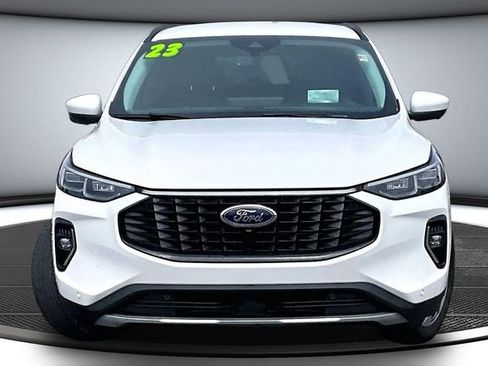 Used 2023 Ford Escape Platinum w/ Premium Technology Package AWD/4WD image 2