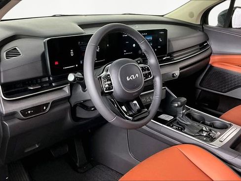 New 2026 Kia Carnival EX FWD image 8