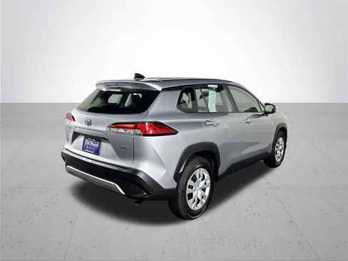 Used 2022 Toyota Corolla Cross L image 6