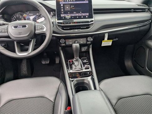 New 2026 Jeep Compass Latitude image 21