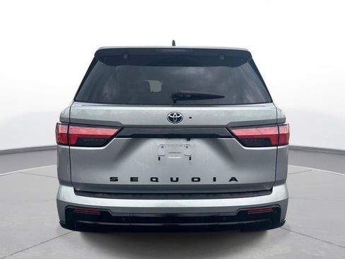 Used 2023 Toyota Sequoia Platinum AWD/4WD image 7