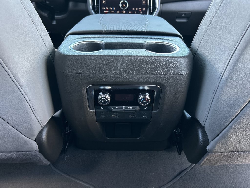 New 2026 GMC Yukon Elevation w/ Elevation Premium Package AWD/4WD image 22