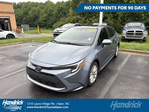 Used 2023 Toyota Corolla XLE FWD image 1