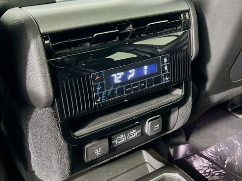 New 2026 Jeep Grand Wagoneer L Limited AWD/4WD image 28