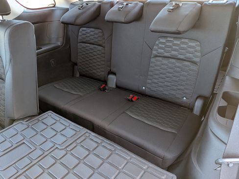 Used 2023 Nissan Pathfinder S image 20