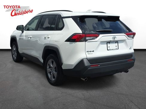 Used 2025 Toyota RAV4 LE AWD/4WD image 7