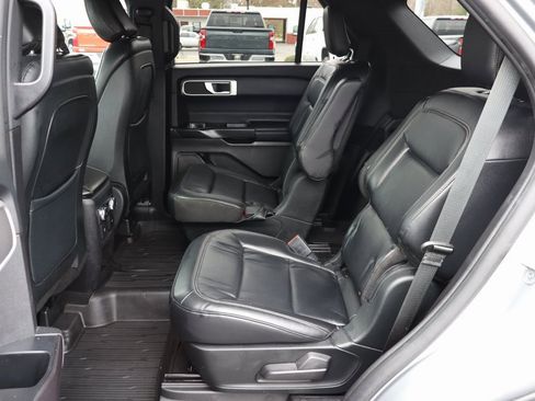 Used 2020 Ford Explorer XLT w/ Equipment Group 202A image 22