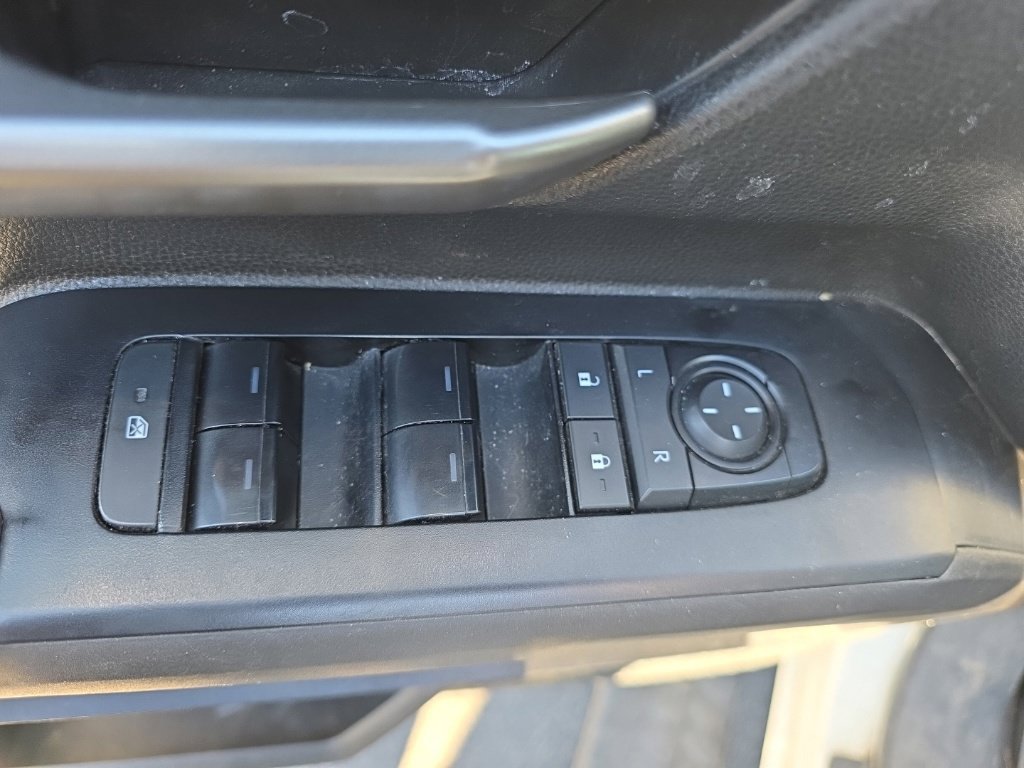 Used 2025 Toyota Tacoma TRD Off-Road AWD/4WD image 14