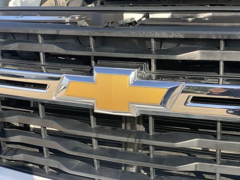 Used 2025 Chevrolet Silverado 2500 LT w/ Convenience Package image 30