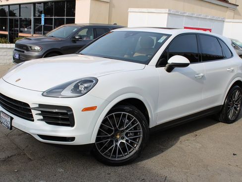 Used 2021 Porsche Cayenne image 1