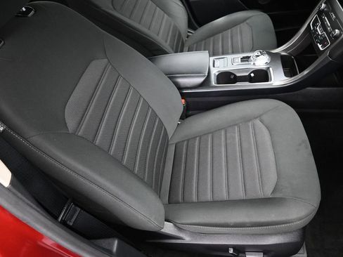 Used 2019 Ford Fusion SE FWD image 17