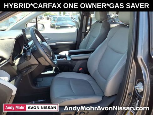 Used 2025 Toyota Sienna XLE FWD image 15