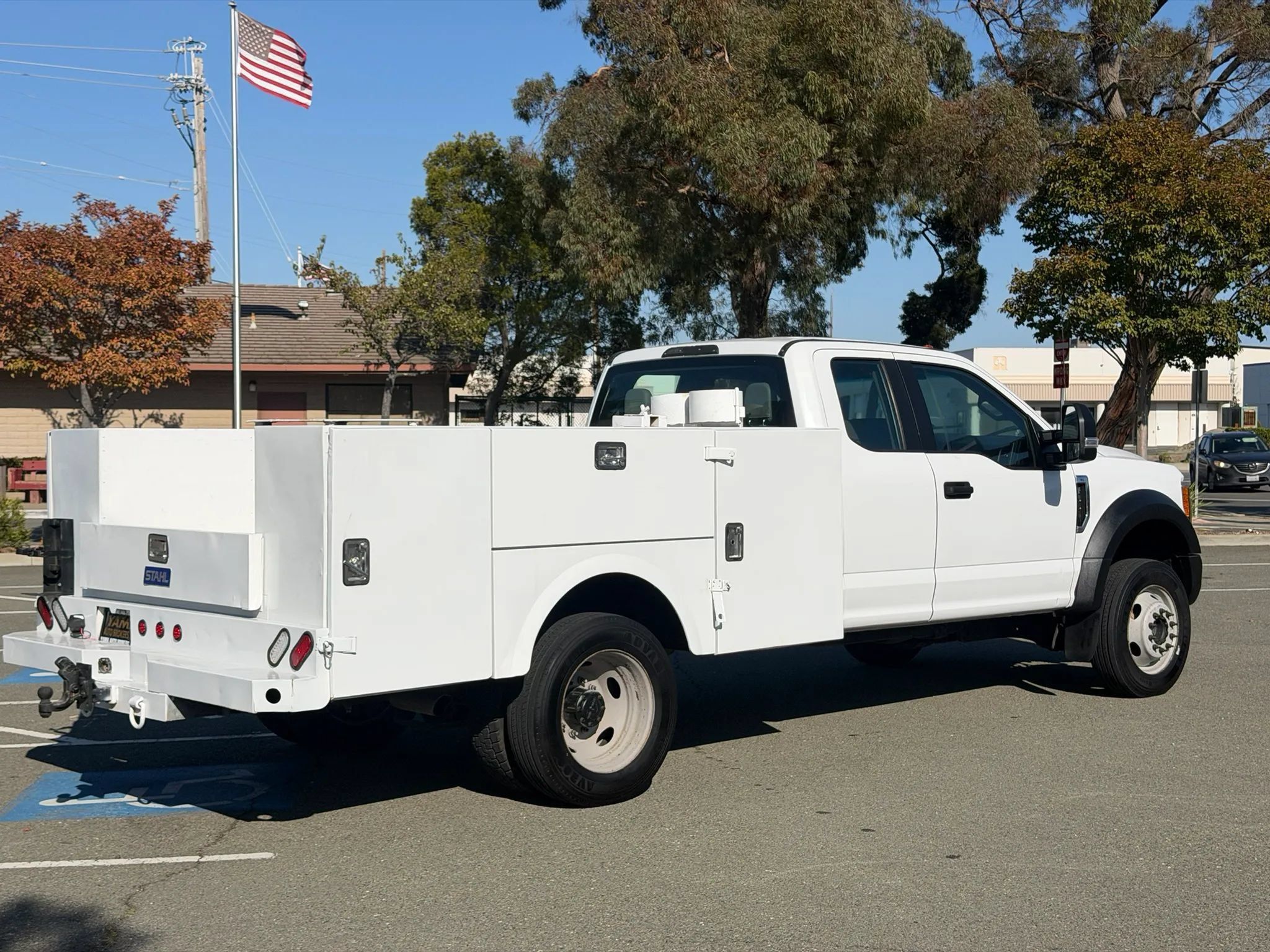 Used 2017 Ford F550 4x4 SuperCab Super Duty w/ Power Equipment Group image 5