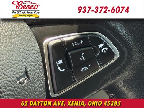 Used 2017 Ford Escape SE w/ Equipment Group 201A FWD image 11
