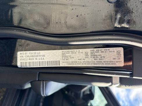 New 2025 Jeep Grand Cherokee Limited image 16