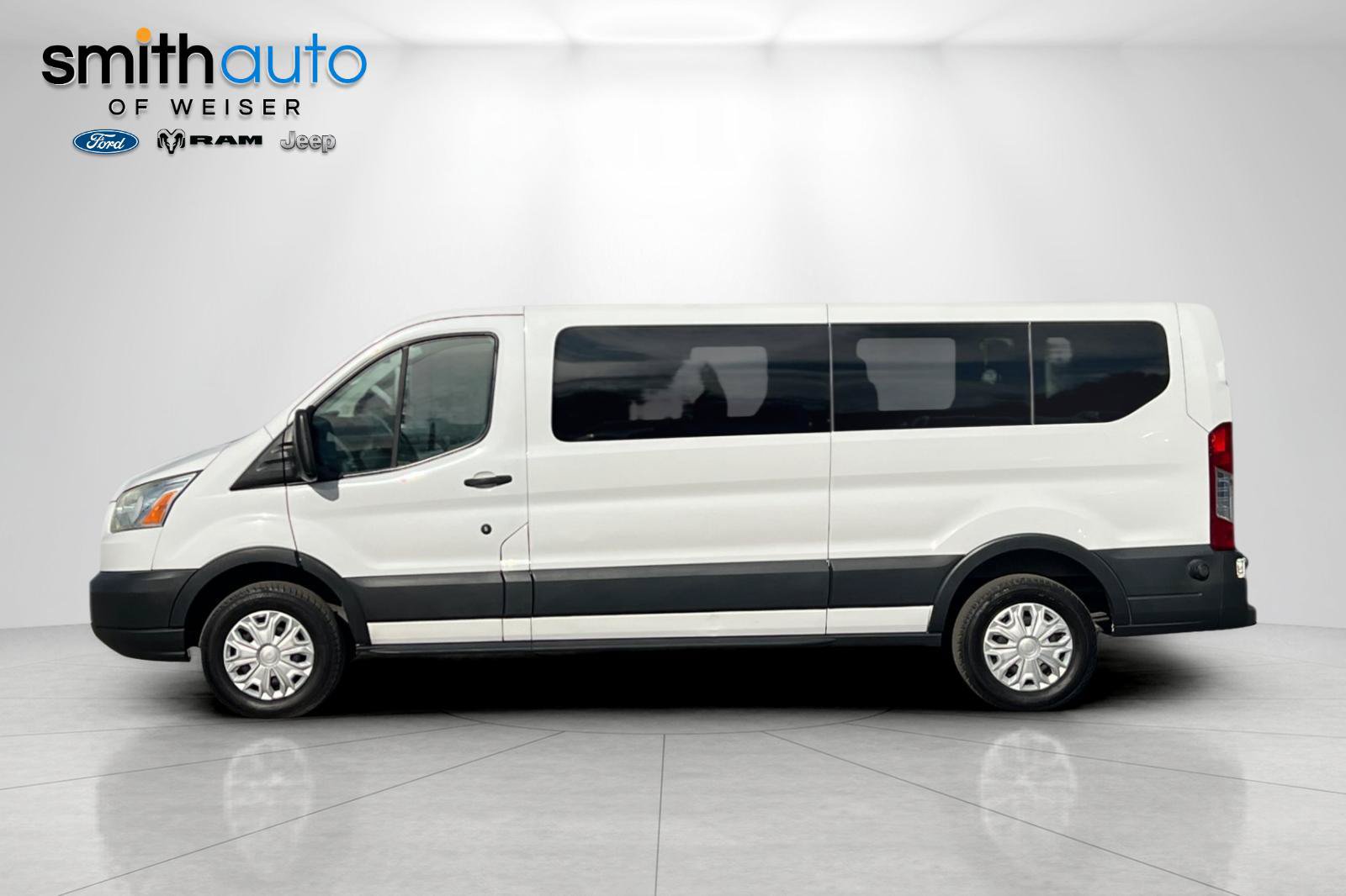 Used 2016 Ford Transit 350 XLT RWD image 8
