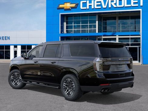 New 2026 Chevrolet Suburban Z71 w/ Comfort Package image 3