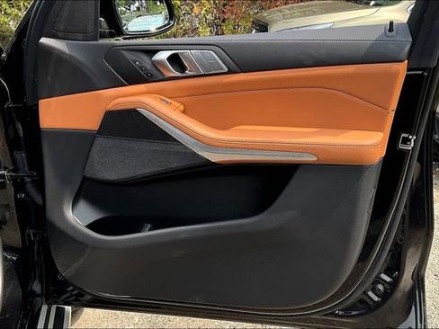 Used 2022 BMW X7 xDrive40i w/ Premium Package image 23