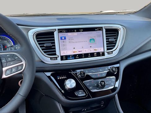 New 2026 Chrysler Pacifica Pinnacle FWD image 6