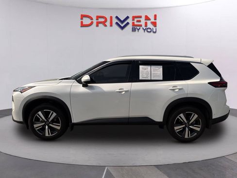 Used 2025 Nissan Rogue SL w/ SL Premium Package FWD image 37