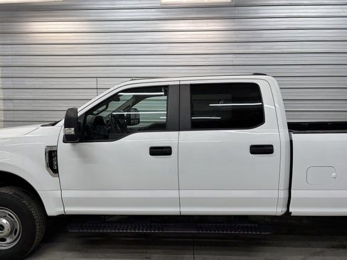 Used 2022 Ford F250 XL w/ Power Equipment Group image 9