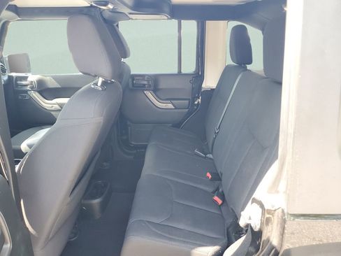 Used 2018 Jeep Wrangler Unlimited Sport S AWD/4WD image 10
