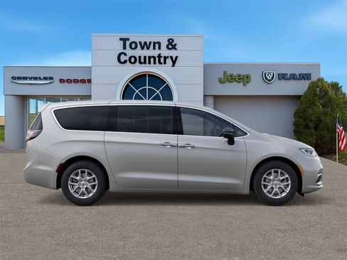 New 2026 Chrysler Pacifica Select image 47