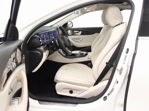 Used 2018 Mercedes-Benz E 300 4MATIC image 17