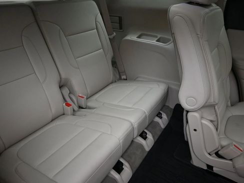 Used 2023 GMC Acadia Denali w/ Denali Ultimate Package image 9