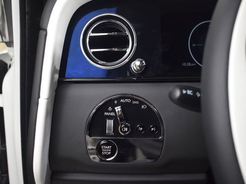 New 2026 Rolls-Royce Cullinan image 32