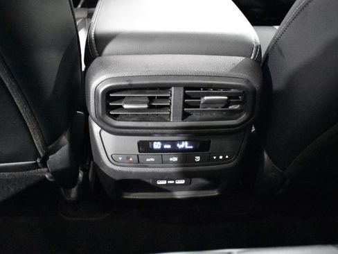 Used 2023 Honda Pilot Touring image 31