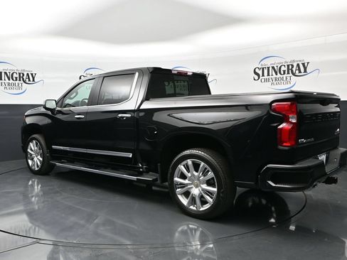 Used 2025 Chevrolet Silverado 1500 High Country w/ High Country Premium Package AWD/4WD image 6