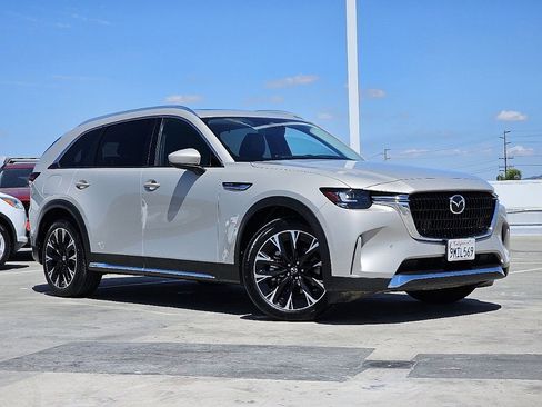 Used 2024 MAZDA CX-90 Plug-In Hybrid w/ Premium Pkg AWD/4WD image 3