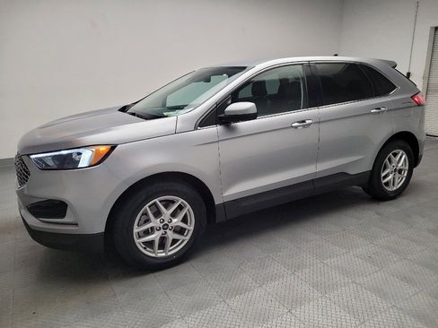 Used 2023 Ford Edge SEL image 2